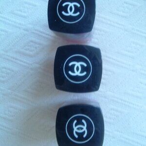 Chanel nail vernis 3 bottle tops